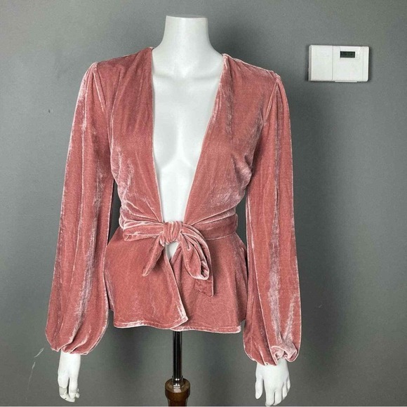 Majorelle top XS‎ velvet wrap Long Sleeve pink feminine Fairy Royal Romantic